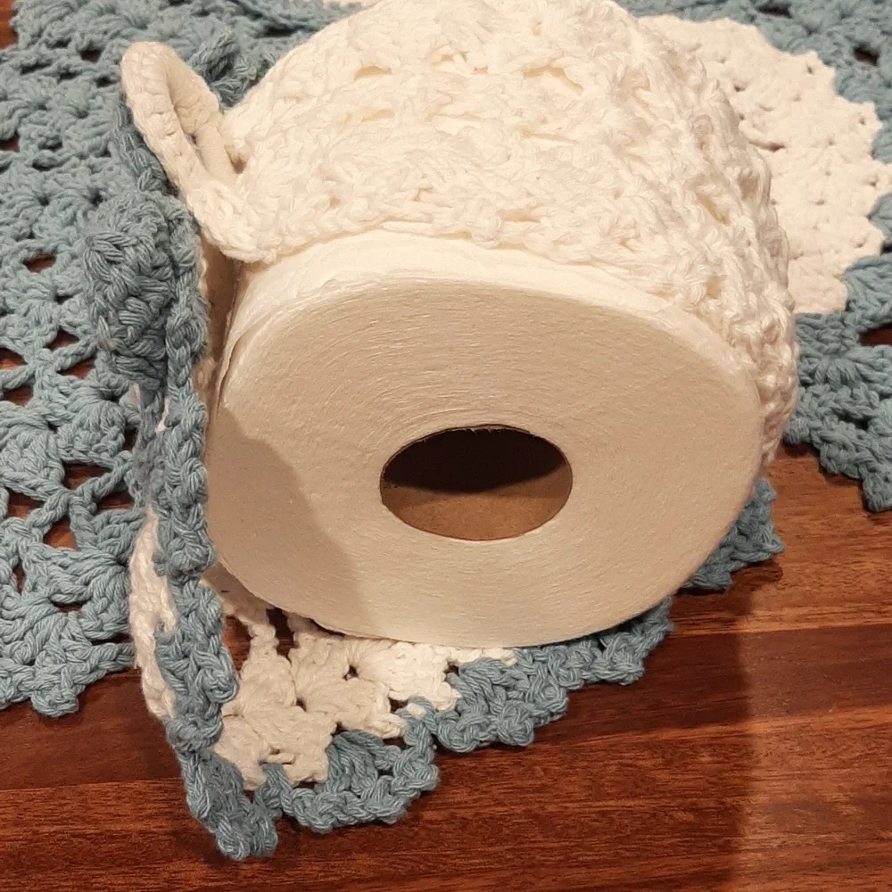 4 Piece Crocheted Owl Bath Room Set